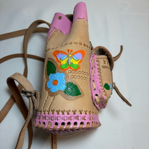 BACKPACK Hand Tooled Leather Floral Butterfly Adjustable Straps Main Compartment - Picture 7 of 12